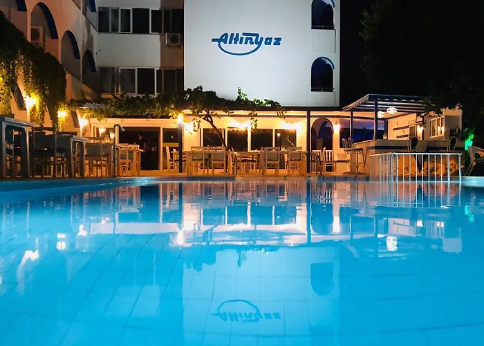 מלון Altinyaz 3*